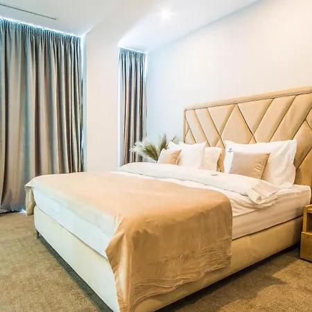 Central Apart Hotel Ξενοδοχείο με διαμερίσματα 4*