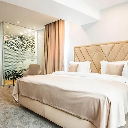 Central Apart Hotel Апарт-готель