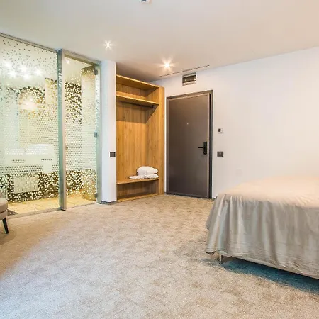 Central Apart Hotel Ξενοδοχείο με διαμερίσματα 4*
