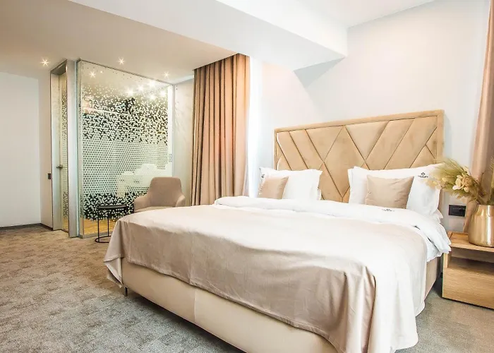 Central Apart Hotel Апарт-готель